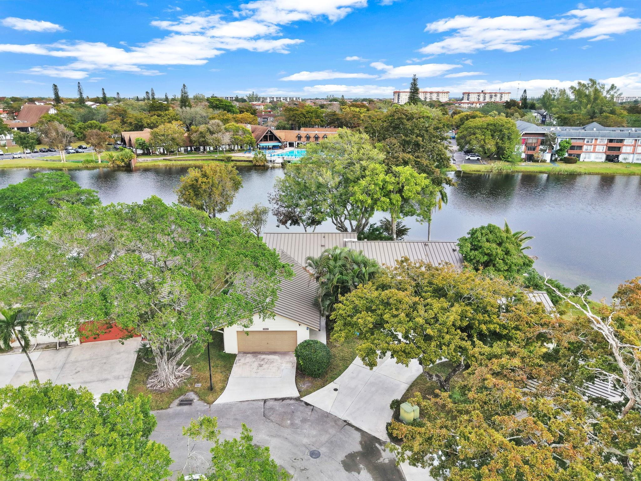 THE HILLS OF INVERRARY - Residential