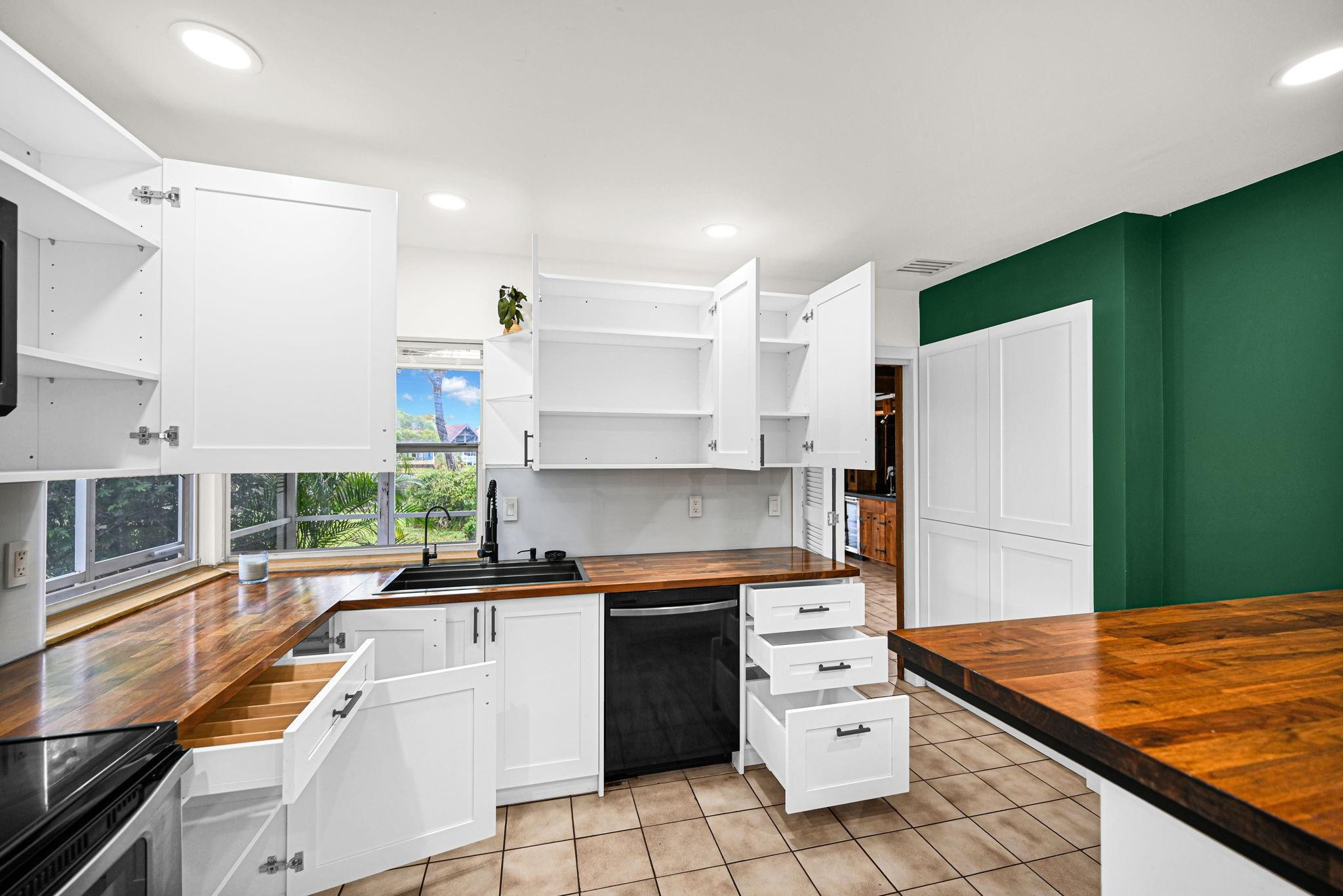 THE HILLS OF INVERRARY - Residential