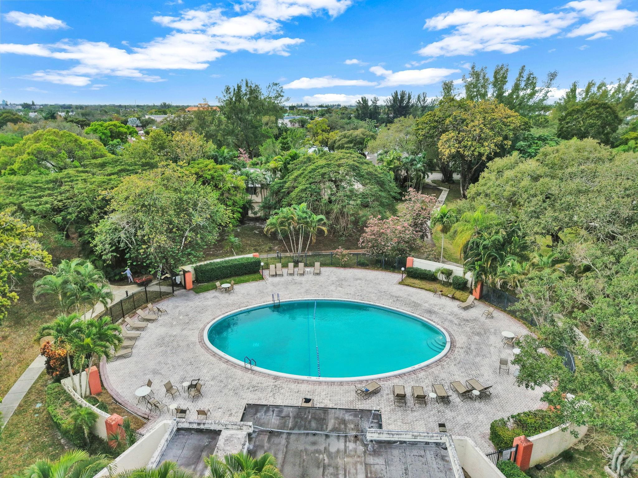 THE HILLS OF INVERRARY - Residential