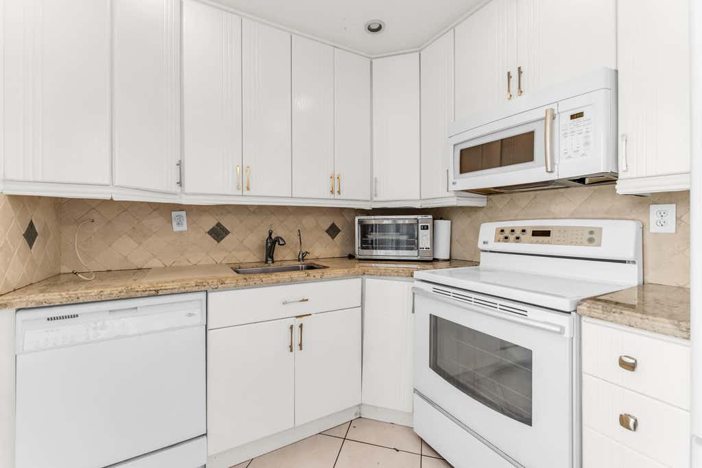 Photo of 572 Flanders L #572, Delray Beach, FL 33484 (MLS # B26065628)