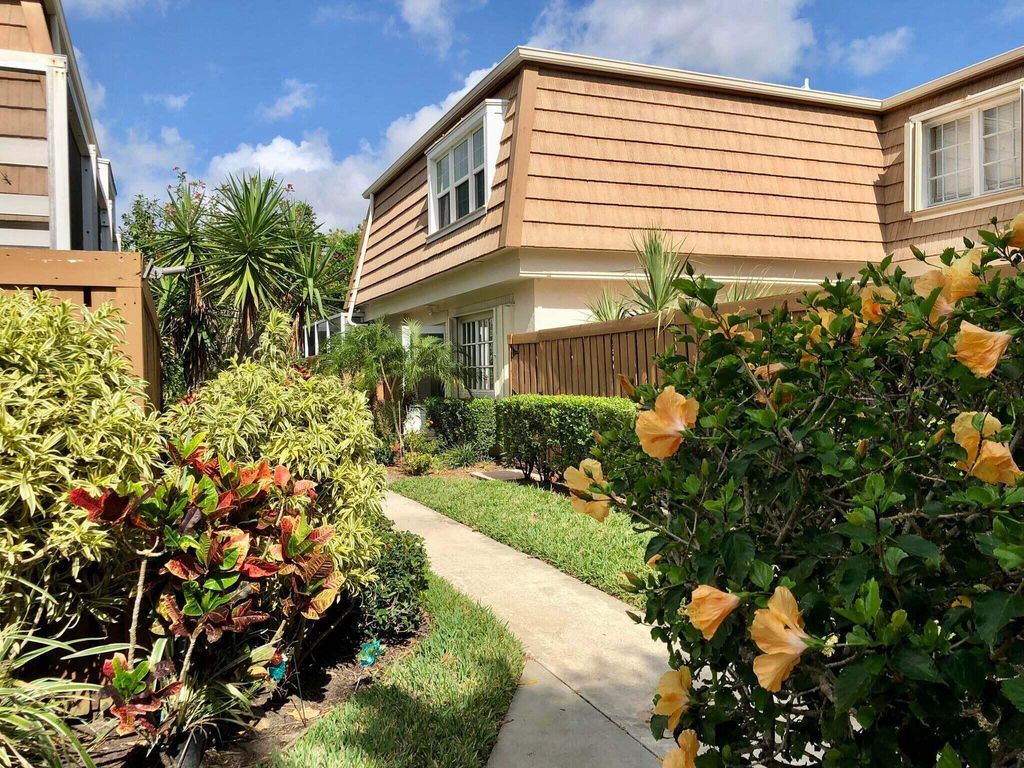 Photo of 11556 Winchester Drive #29c, Palm Beach Gardens, FL 33410 (MLS # B26009458)
