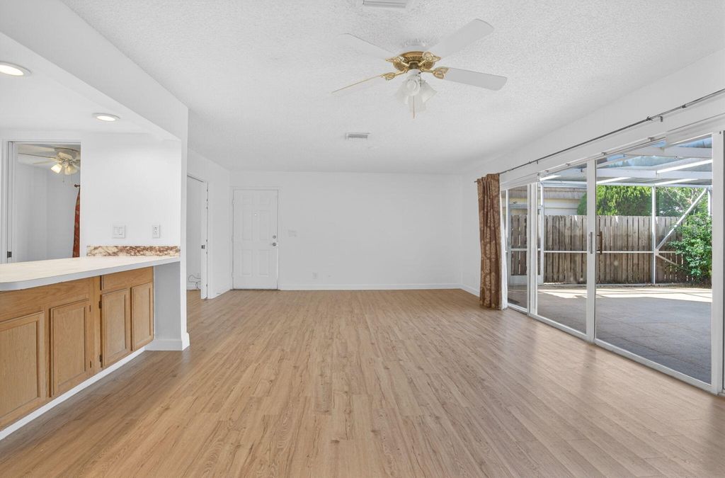 Photo of 11556 Winchester Drive #29c, Palm Beach Gardens, FL 33410 (MLS # B26009458)