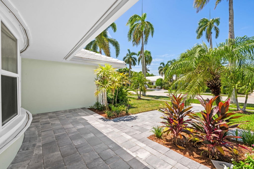 Photo of 770 SW ELM TREE Lane, Boca Raton, FL 33486 (MLS # B26080347)