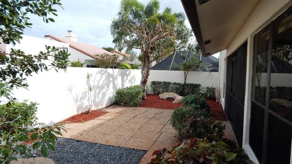 Photo of 21500 Campo Allegro Drive, Boca Raton, FL 33433 (MLS # B26017567)