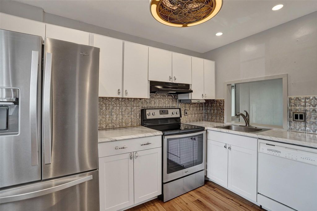 Photo of 114 Royal Park Drive #2H, Oakland Park, FL 33309 (MLS # F10524722)