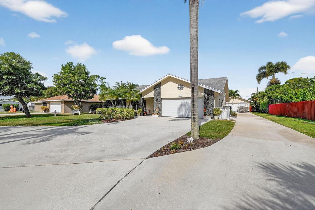 Photo of 7163 Saint Andrews Road, Lake Worth, FL 33467 (MLS # F10537970)