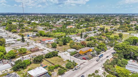 Single Family Residence in Fort Lauderdale FL 2145 20th St St 47.jpg