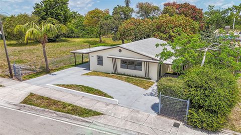 Single Family Residence in Fort Lauderdale FL 2145 20th St St 37.jpg