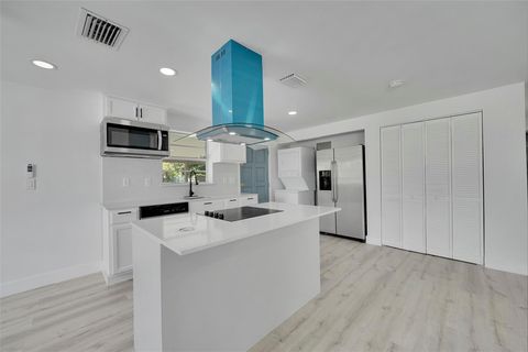 Single Family Residence in Fort Lauderdale FL 2145 20th St St 16.jpg