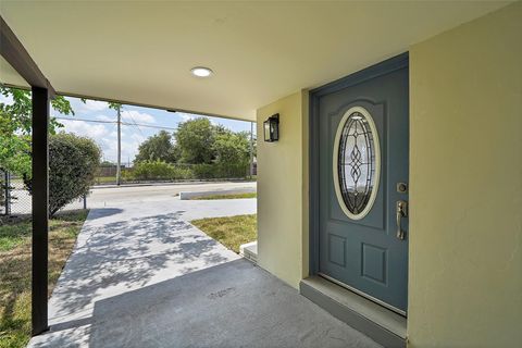 Single Family Residence in Fort Lauderdale FL 2145 20th St St 6.jpg