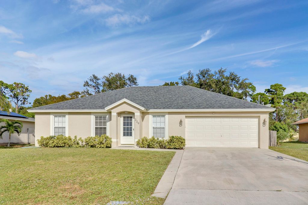 Photo of 309 SE Huron Terrace SE, Port Saint Lucie, FL 34983 (MLS # R11039314)