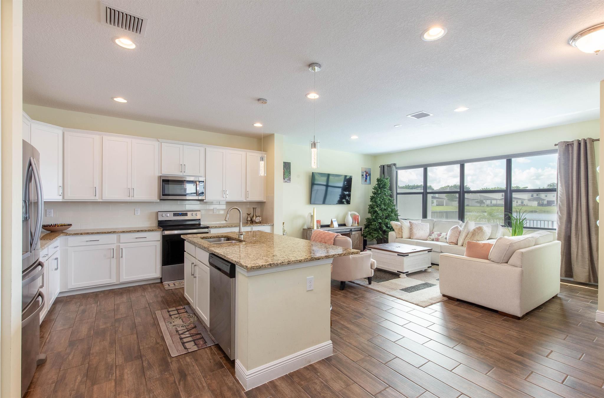 LANTANA FARMS PUD - Residential Lease