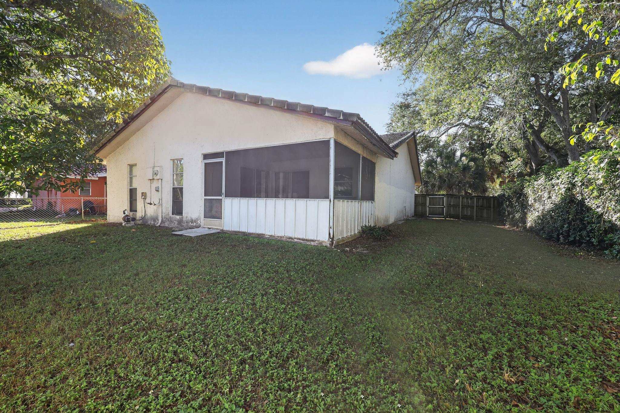 11603 NW 26th St, Coral Springs, FL, 33065/$339,000 4 11603 NW 26th St