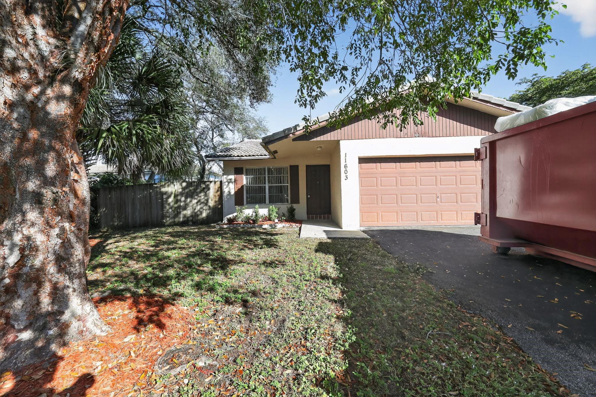 11603 NW 26th St, Coral Springs, FL, 33065/$339,000 3 11603 NW 26th St