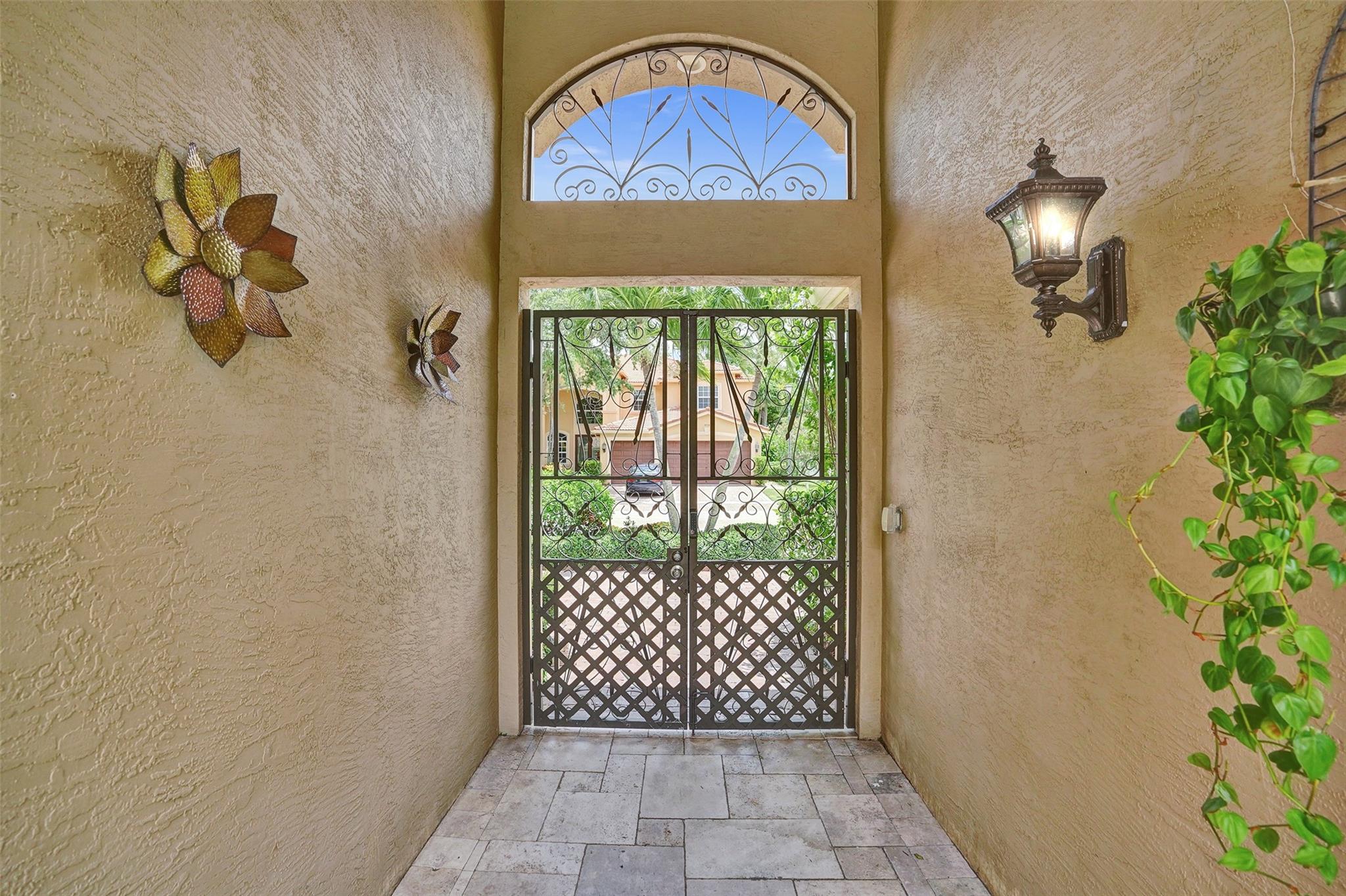 9737 Campi Dr