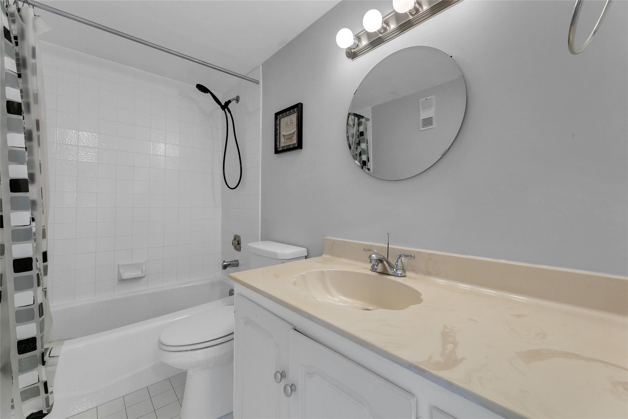 3940 Inverrary Blvd 806-A