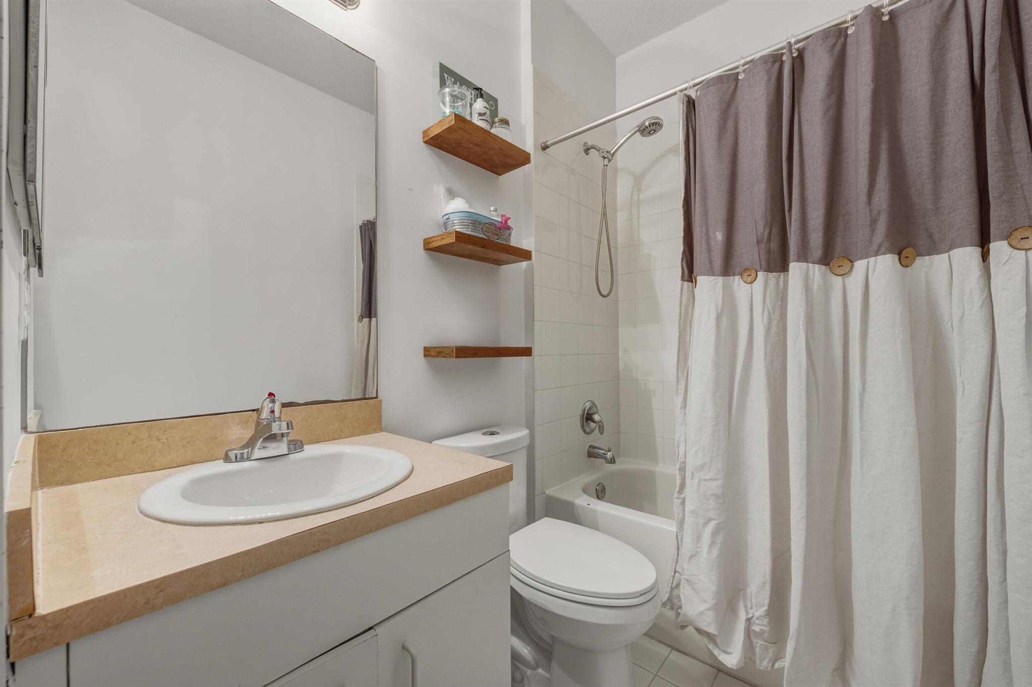 LINKS AT EMERALD DUNES CO - Residential