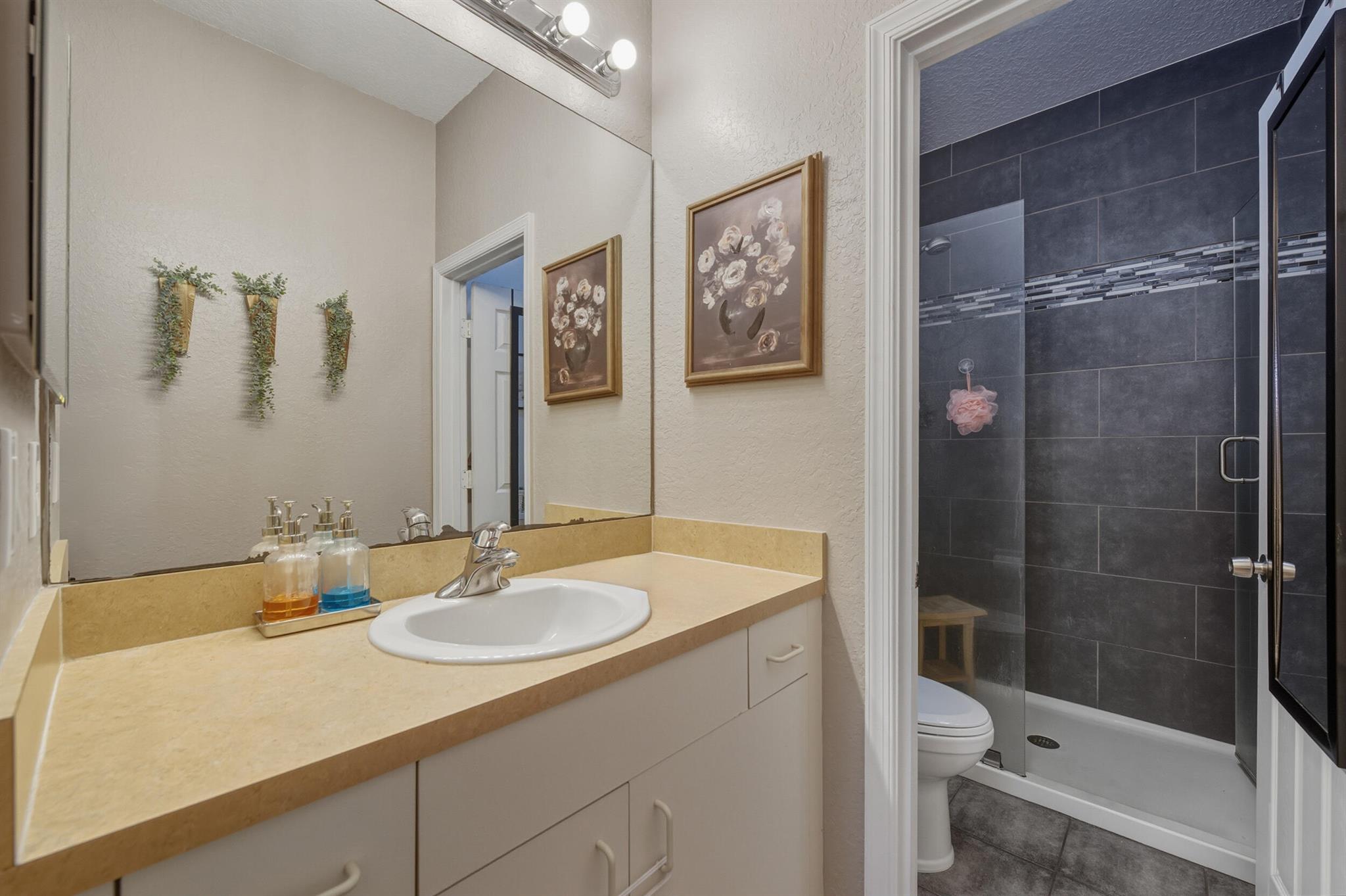 LINKS AT EMERALD DUNES CO - Residential