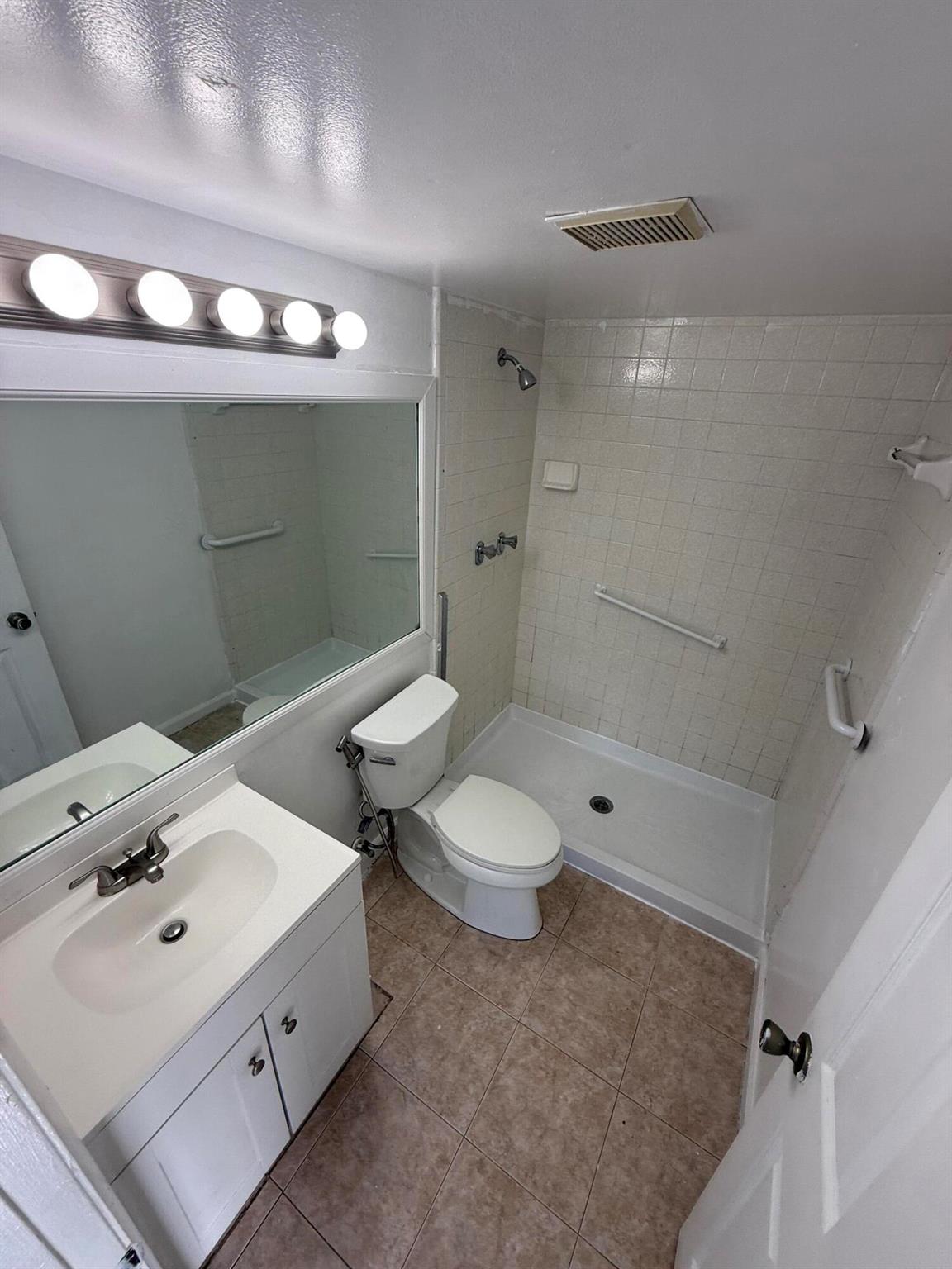 PALM CLUB VILLAGE 2 CONDO - Residential Lease