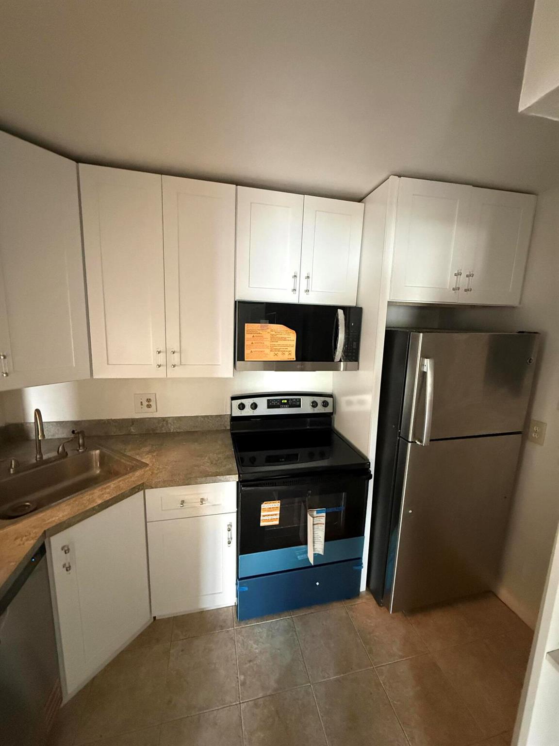 PALM CLUB VILLAGE 2 CONDO - Residential Lease