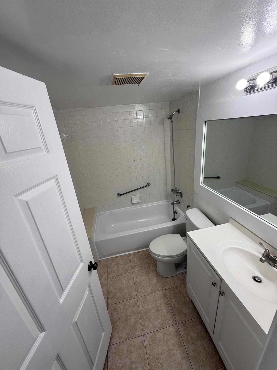 PALM CLUB VILLAGE 2 CONDO - Residential Lease