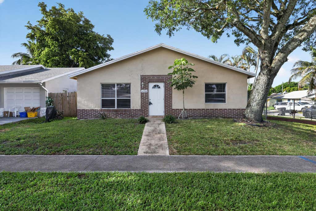 Photo of 6198 ARCADE Court, Lake Worth, FL 33463 (MLS # B26066724)