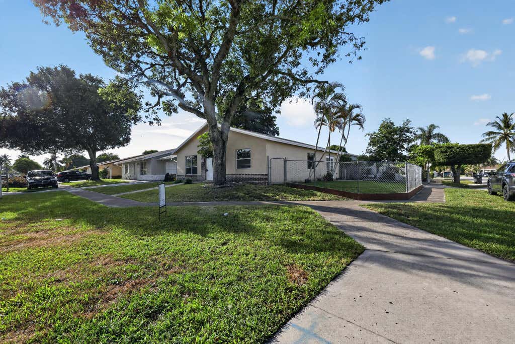 Photo of 6198 ARCADE Court, Lake Worth, FL 33463 (MLS # B26066724)