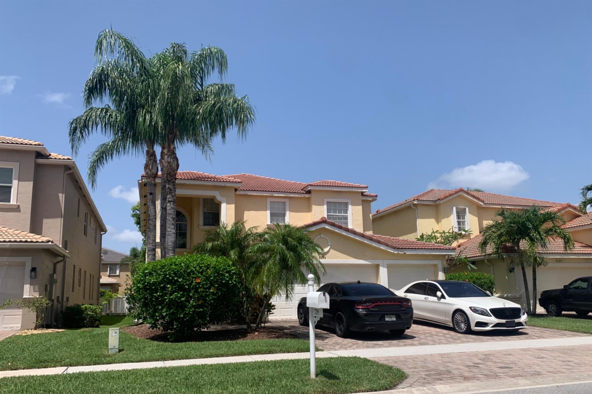 Fannie Mae Auction Property. Do No Disturb Occupants. Property is a 5 bedroom / 3 bathroom home with a 3 car garage on a lake lot in the gated Isola Bella Community. The community features a park, community pool, tennis / pickleball courts and a basketball court.