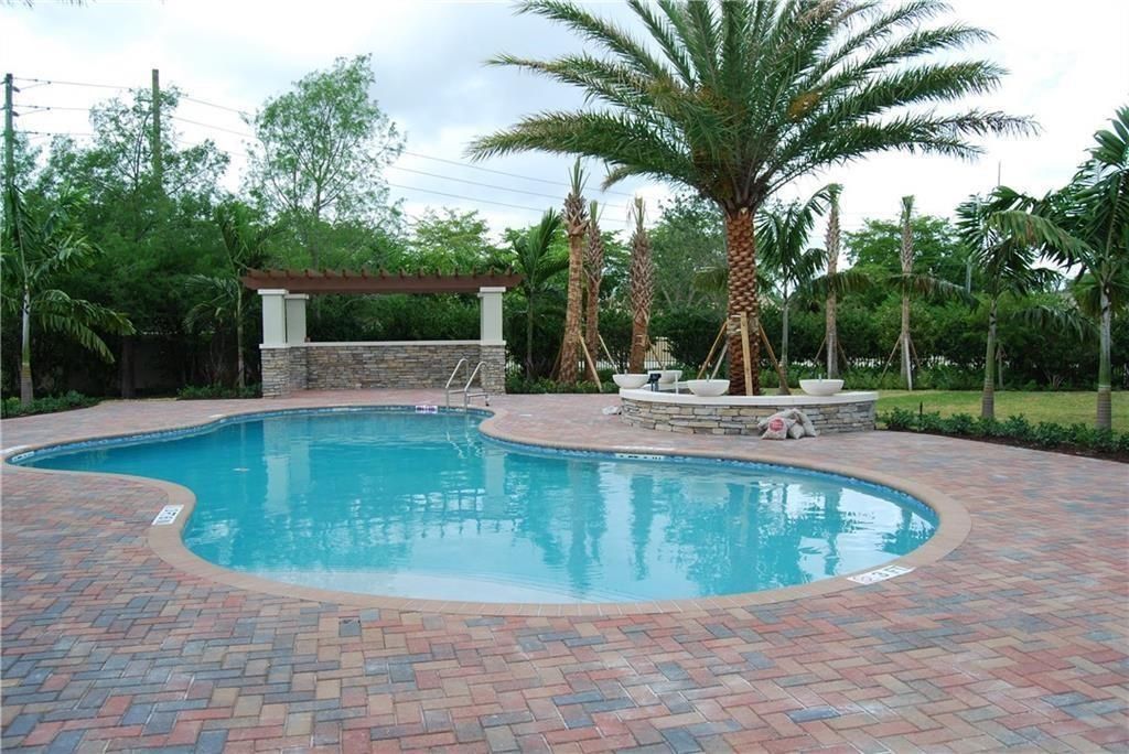 Photo of 114 SW 127th Ter #114, Plantation, FL 33325 (MLS # F10532415)