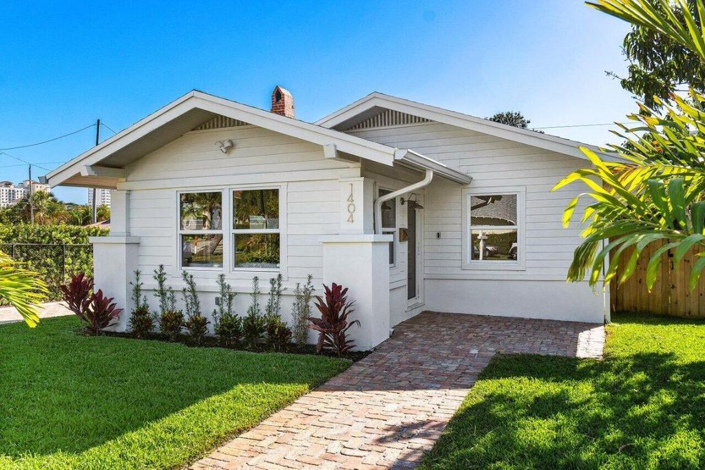 Photo of 1404 Florida Avenue, West Palm Beach, FL 33401 (MLS # R11134221)