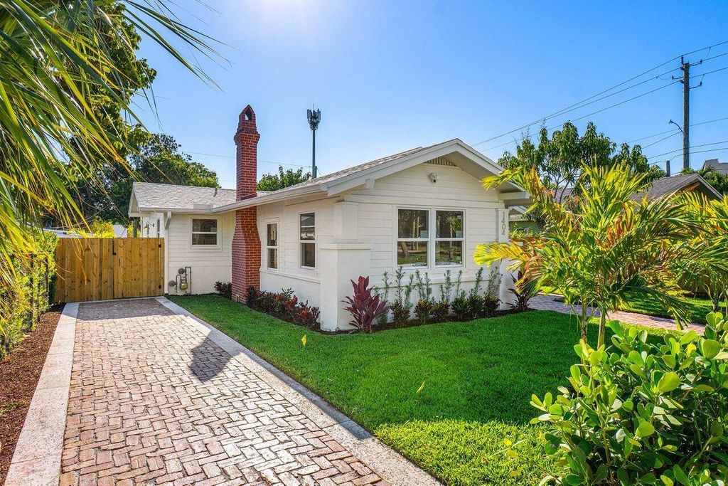 Photo of 1404 Florida Avenue, West Palm Beach, FL 33401 (MLS # R11134221)