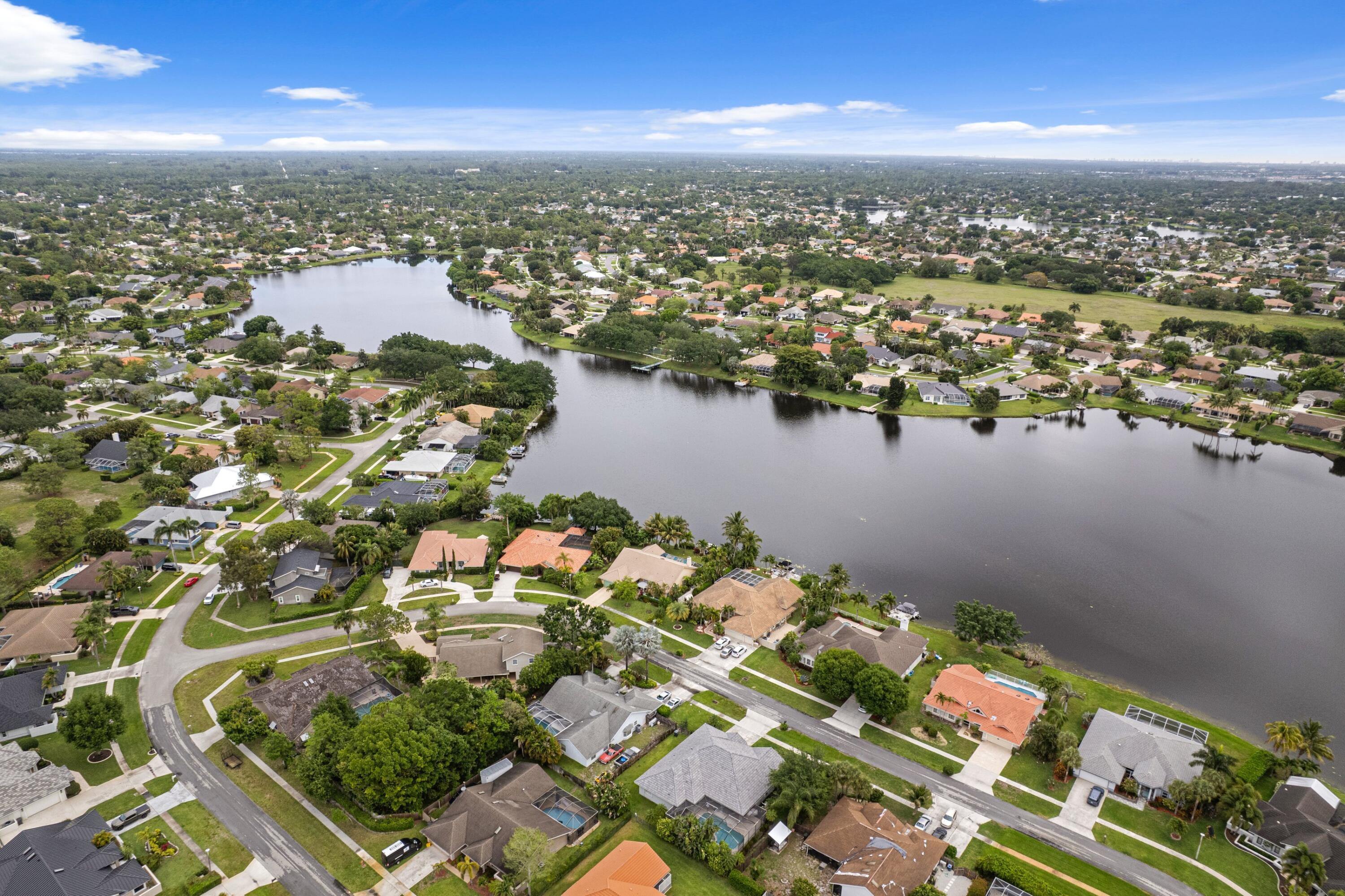 GREENVIEW SHORES 2 OF WELLINGTON - Residential