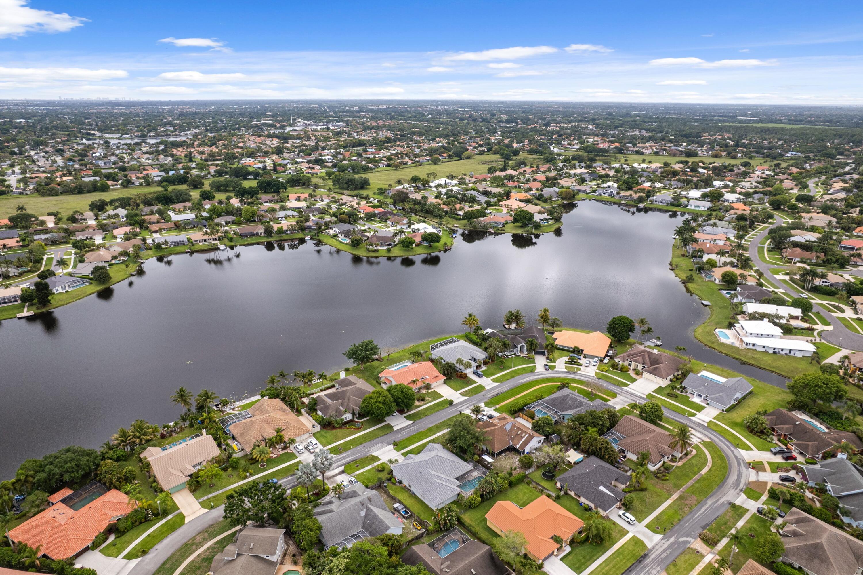 GREENVIEW SHORES 2 OF WELLINGTON - Residential