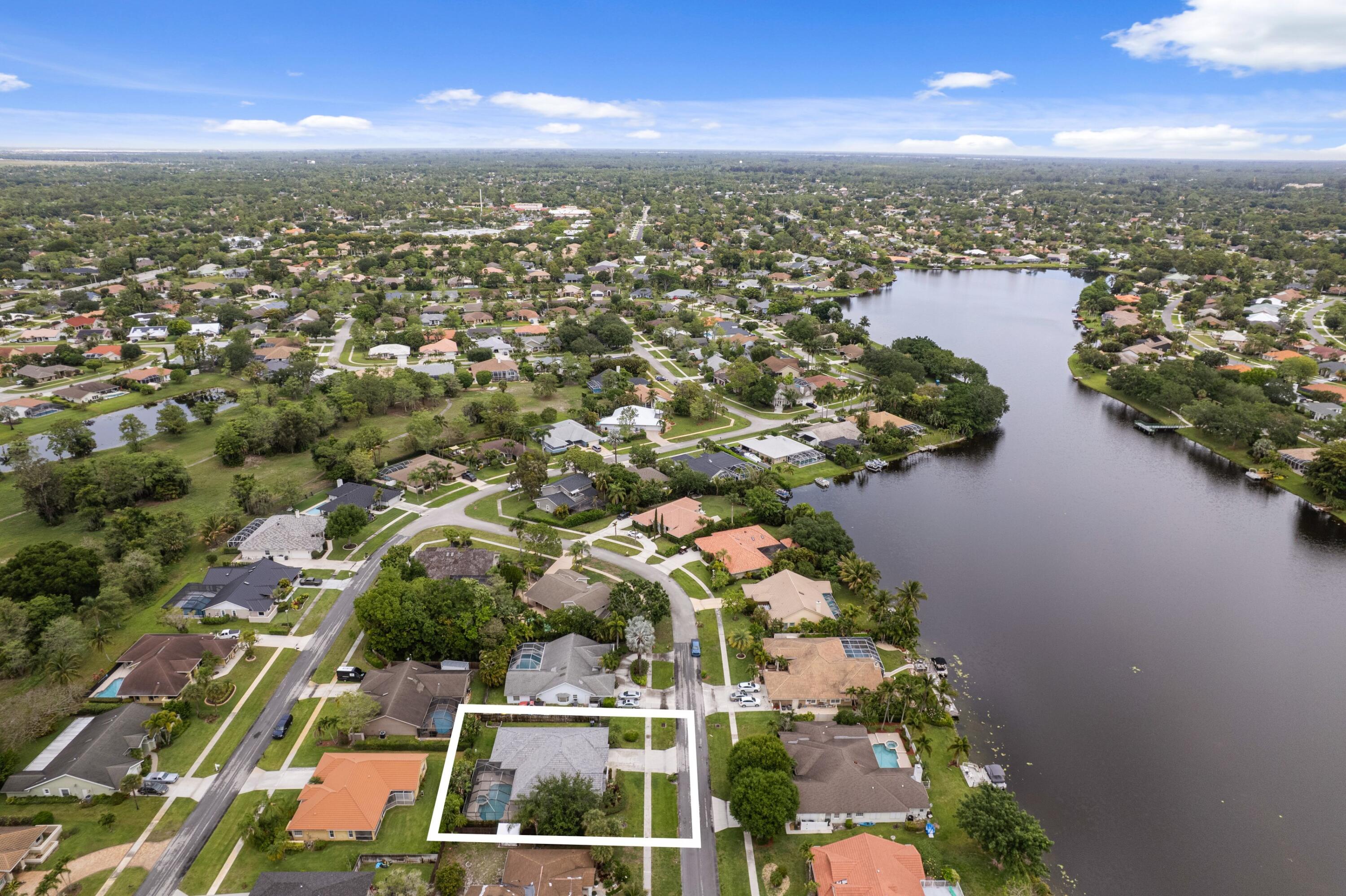 GREENVIEW SHORES 2 OF WELLINGTON - Residential