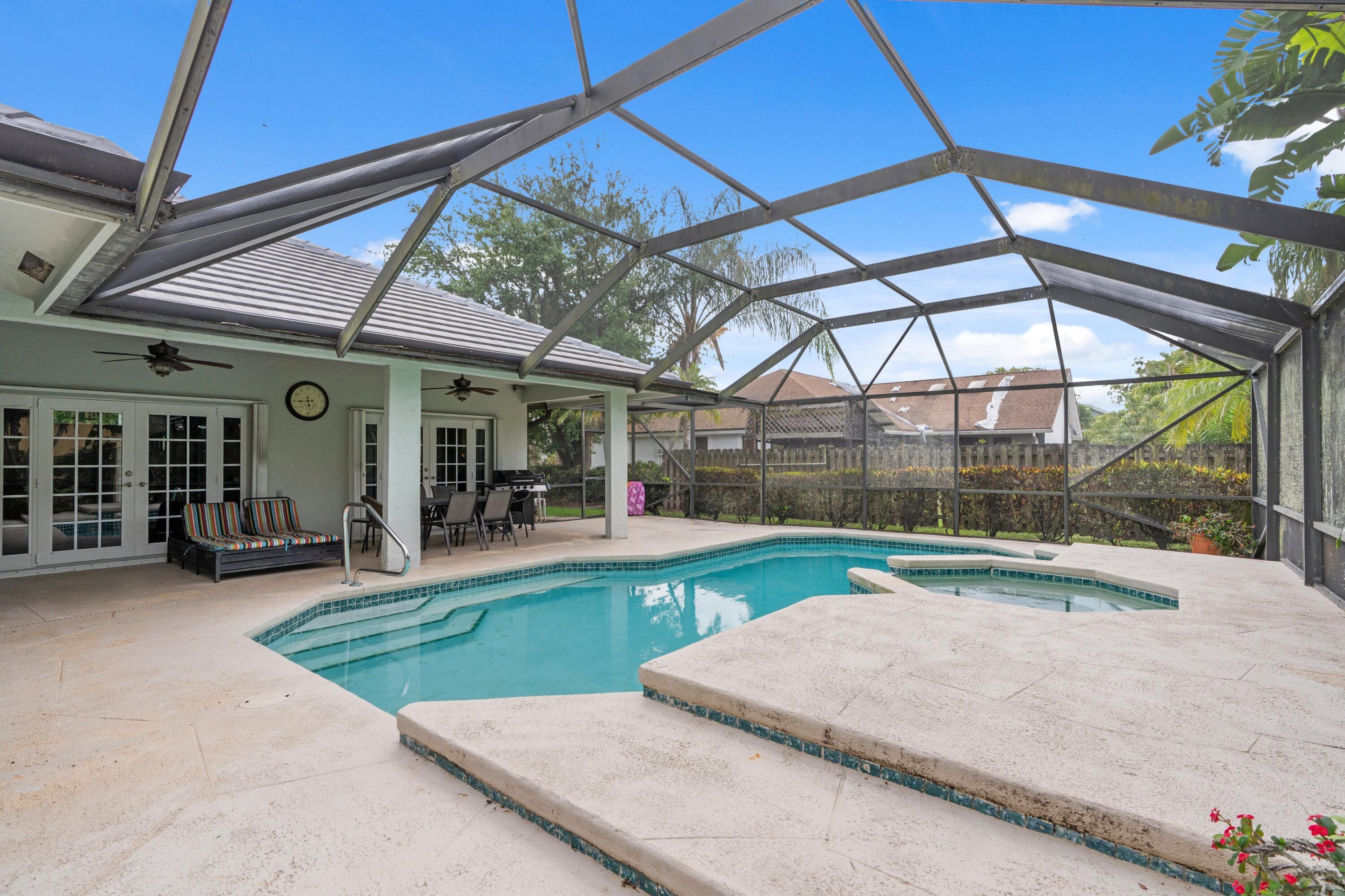 GREENVIEW SHORES 2 OF WELLINGTON - Residential