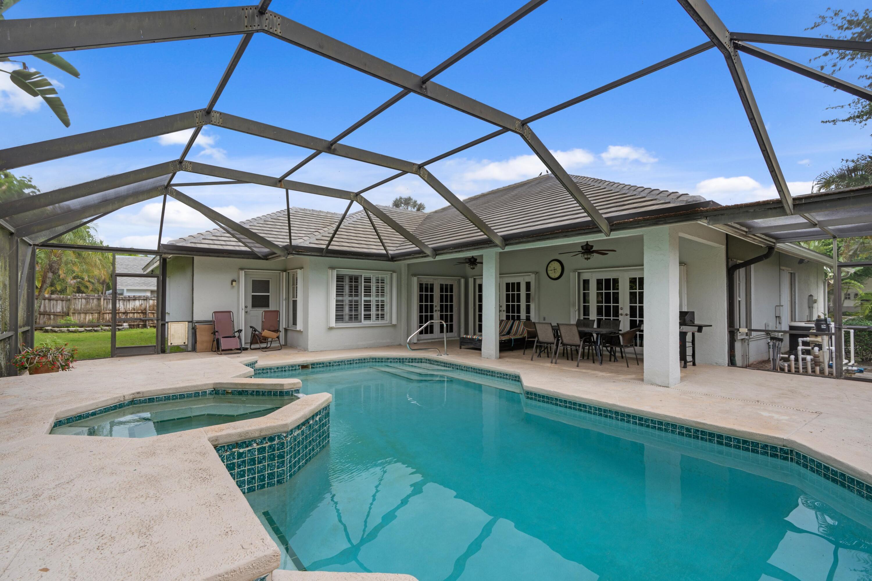 GREENVIEW SHORES 2 OF WELLINGTON - Residential