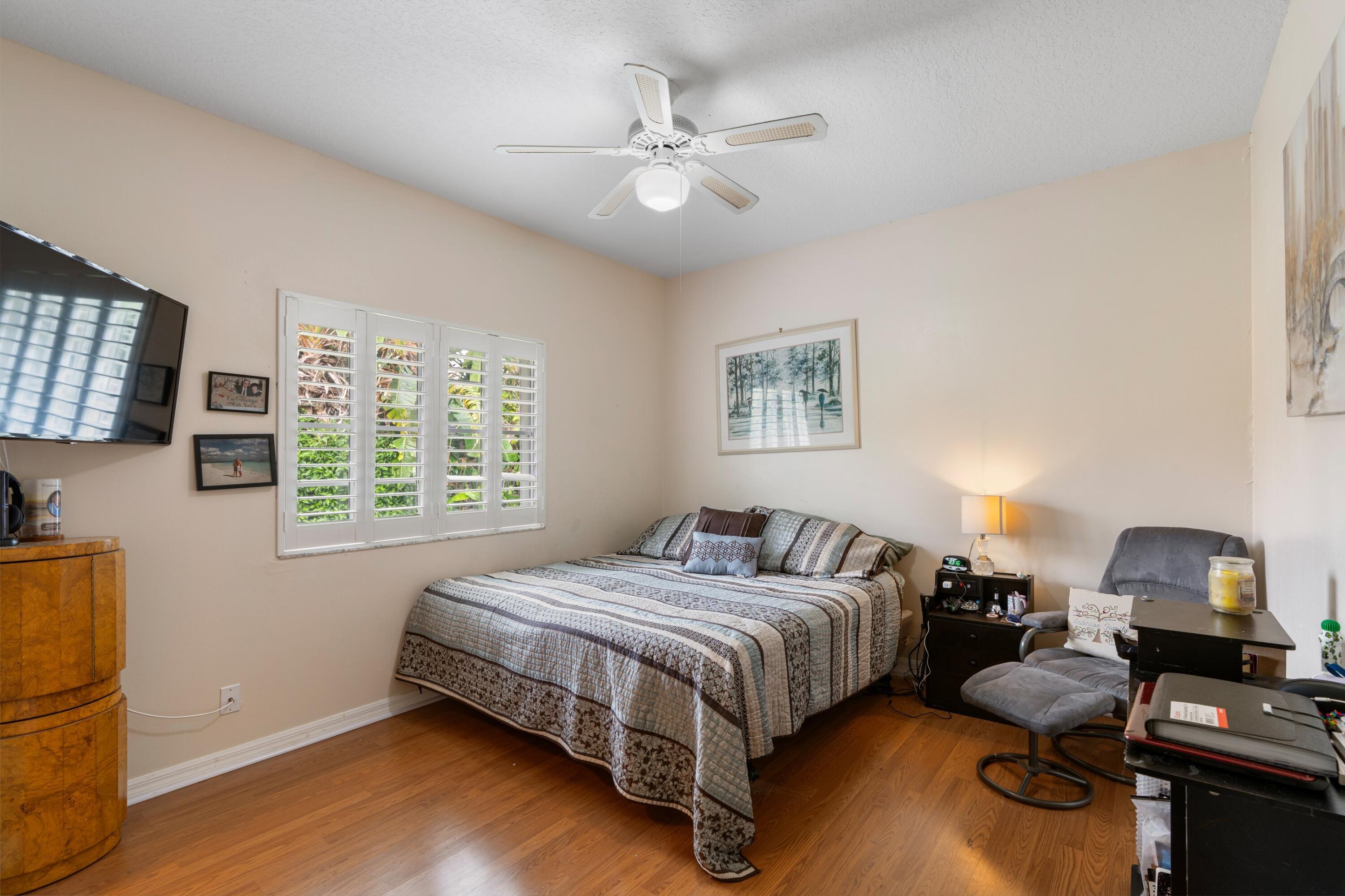 GREENVIEW SHORES 2 OF WELLINGTON - Residential