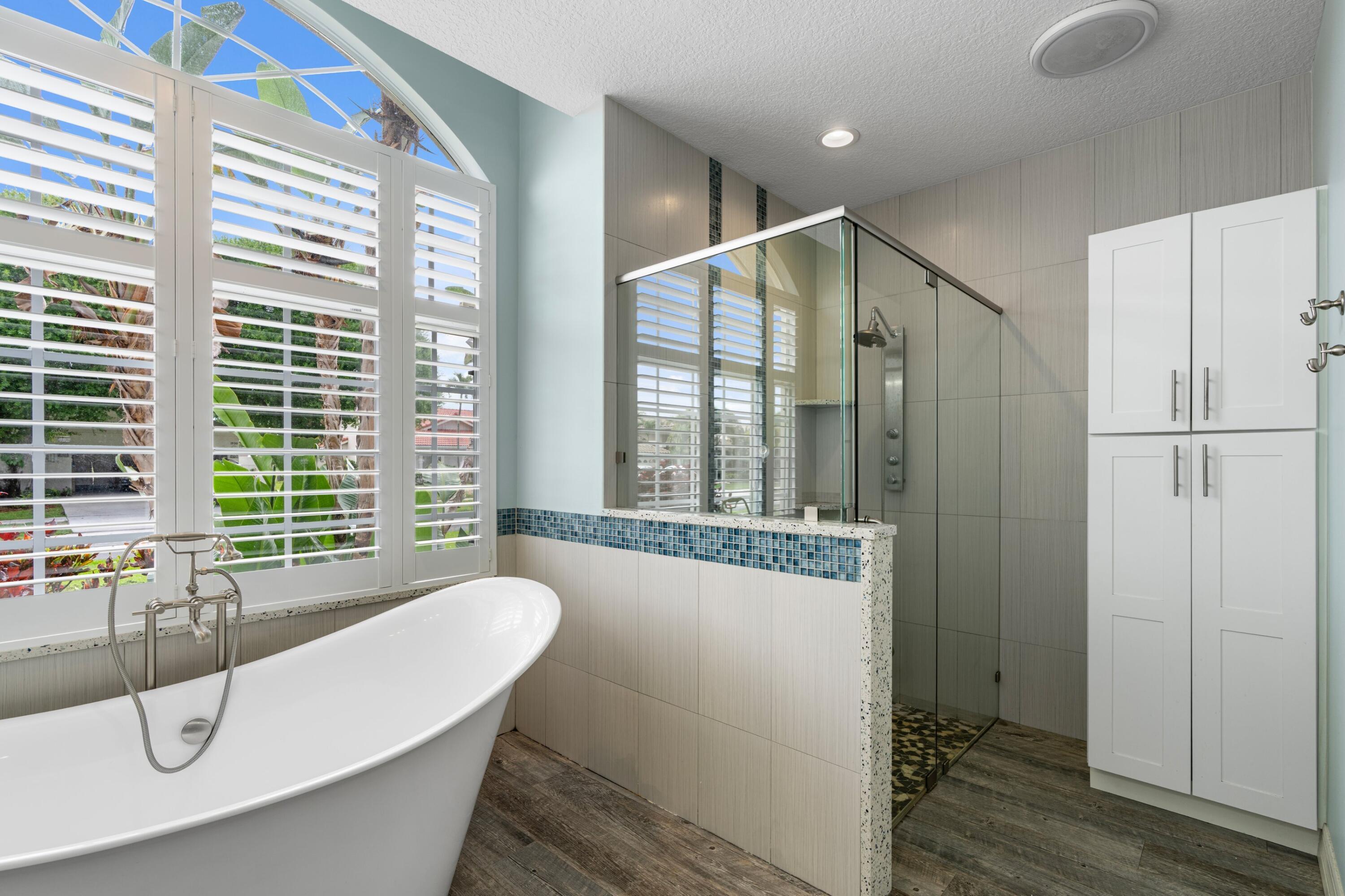 GREENVIEW SHORES 2 OF WELLINGTON - Residential