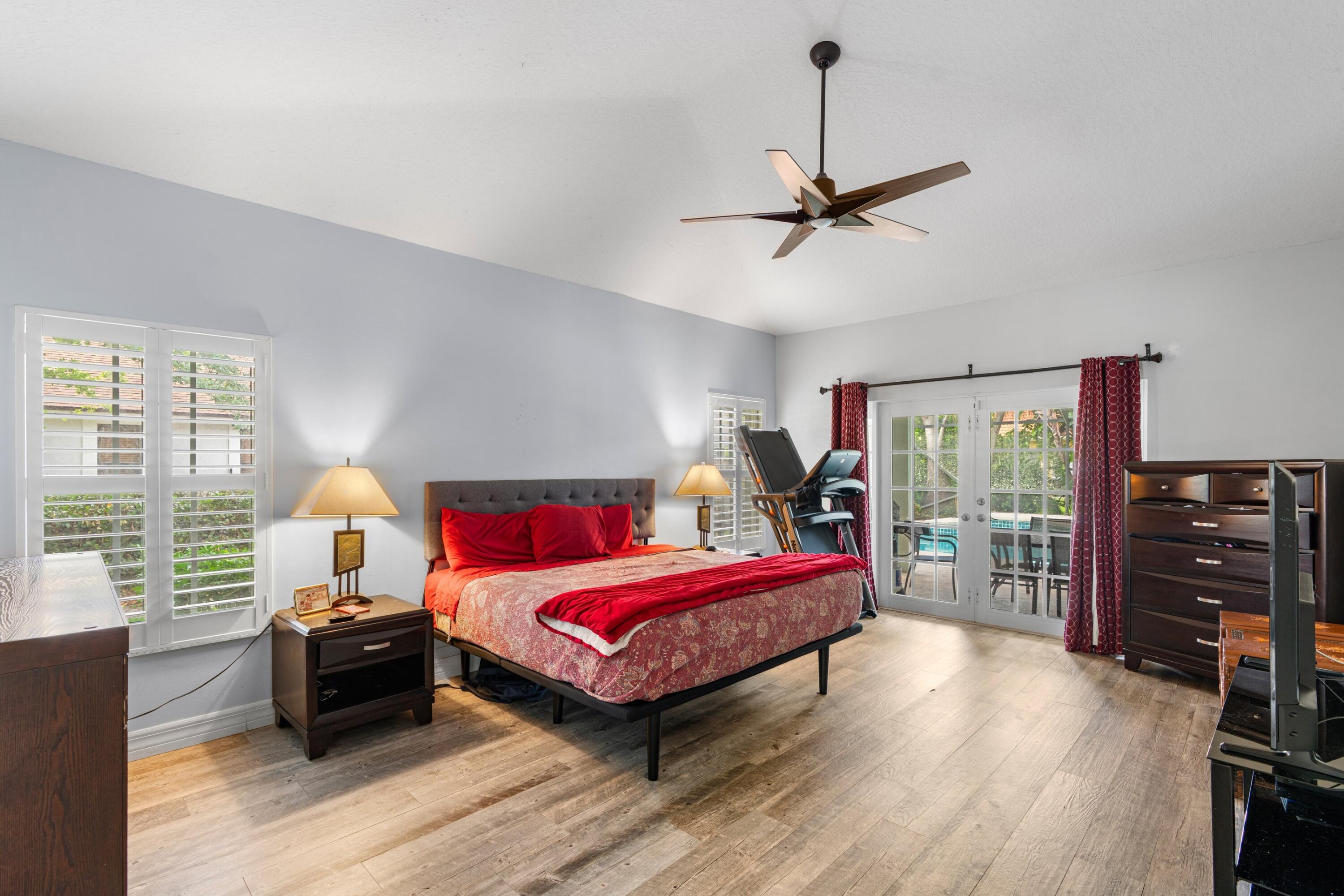 GREENVIEW SHORES 2 OF WELLINGTON - Residential