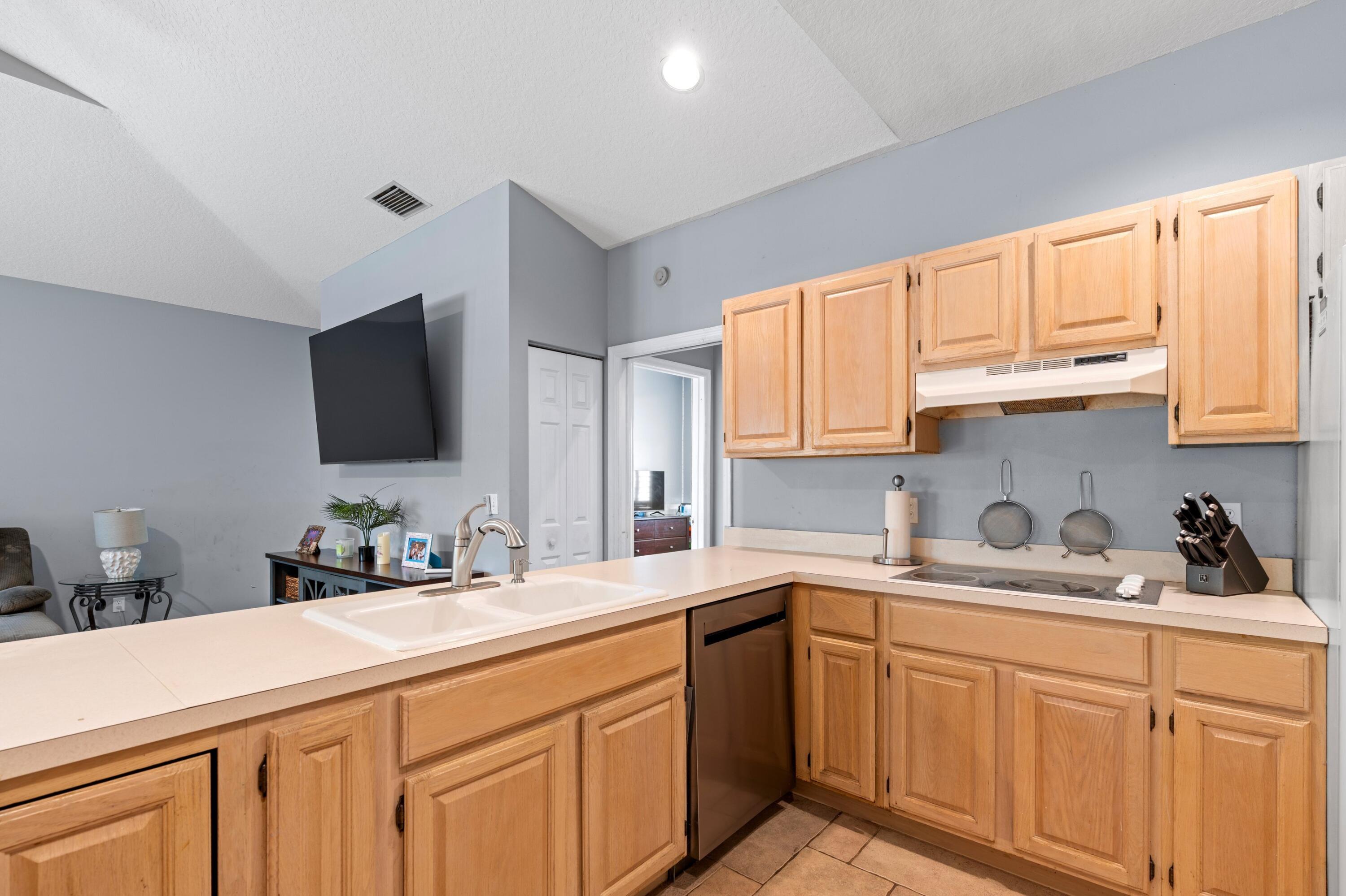 GREENVIEW SHORES 2 OF WELLINGTON - Residential