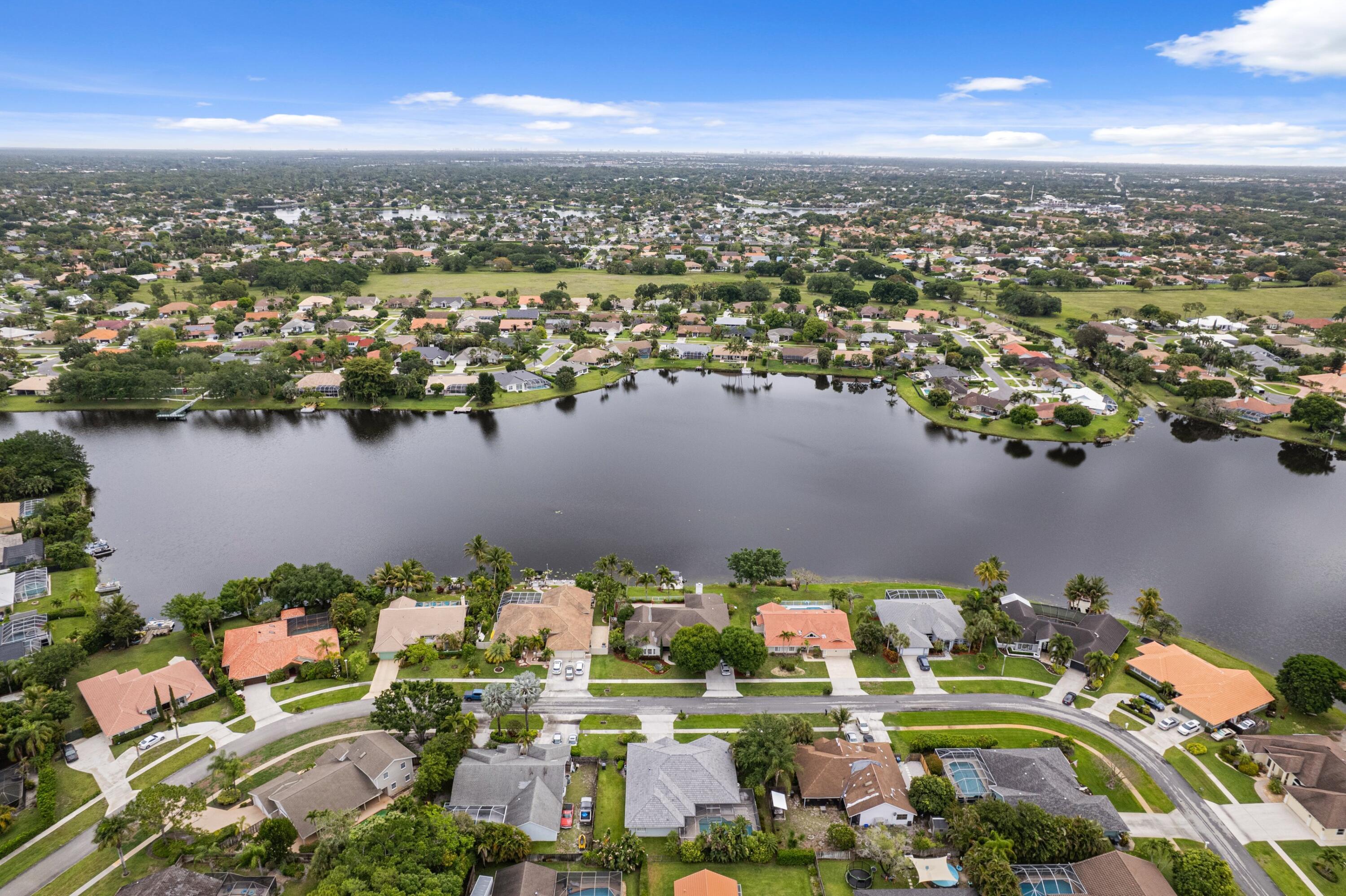 GREENVIEW SHORES 2 OF WELLINGTON - Residential