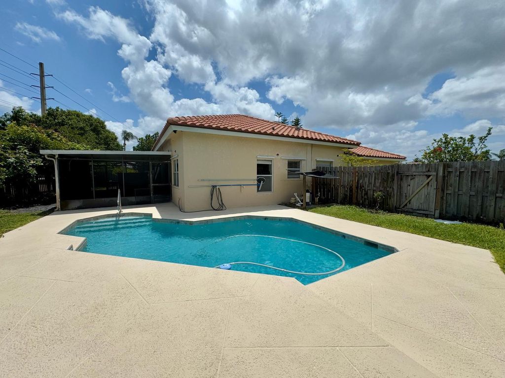 Photo of 5107 Rosen Boulevard, Boynton Beach, FL 33472 (MLS # R11084341)