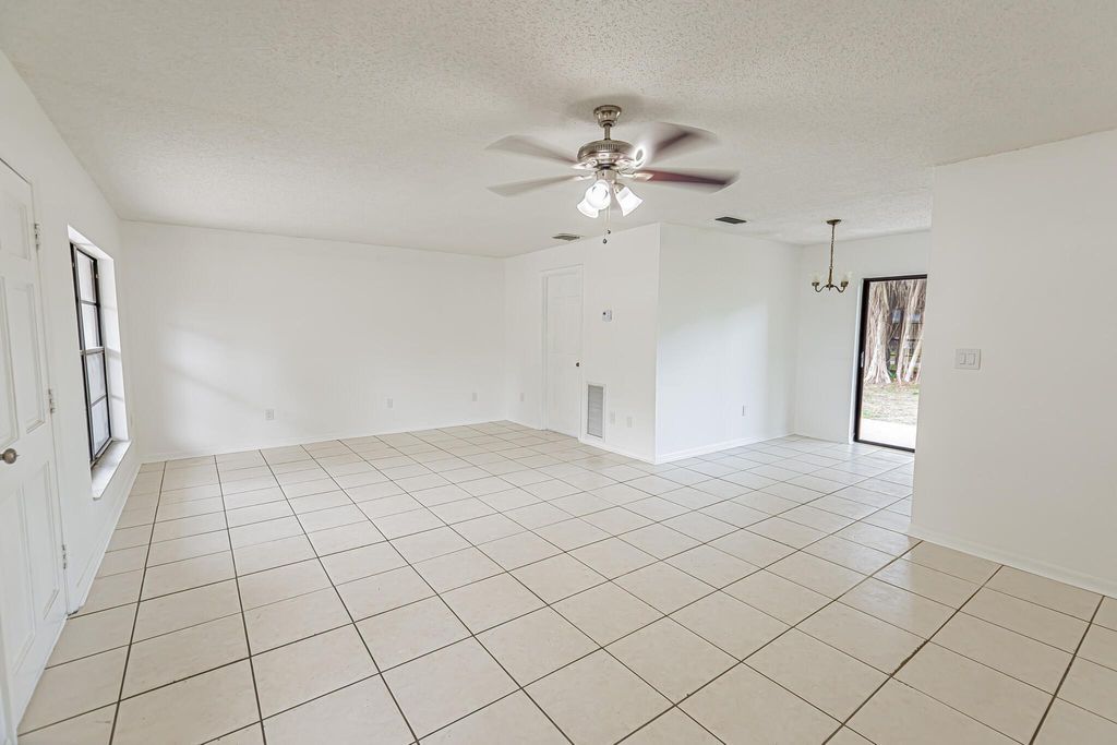 Photo of 706 Azalea Avenue, Fort Pierce, FL 34982 (MLS # R11098808)
