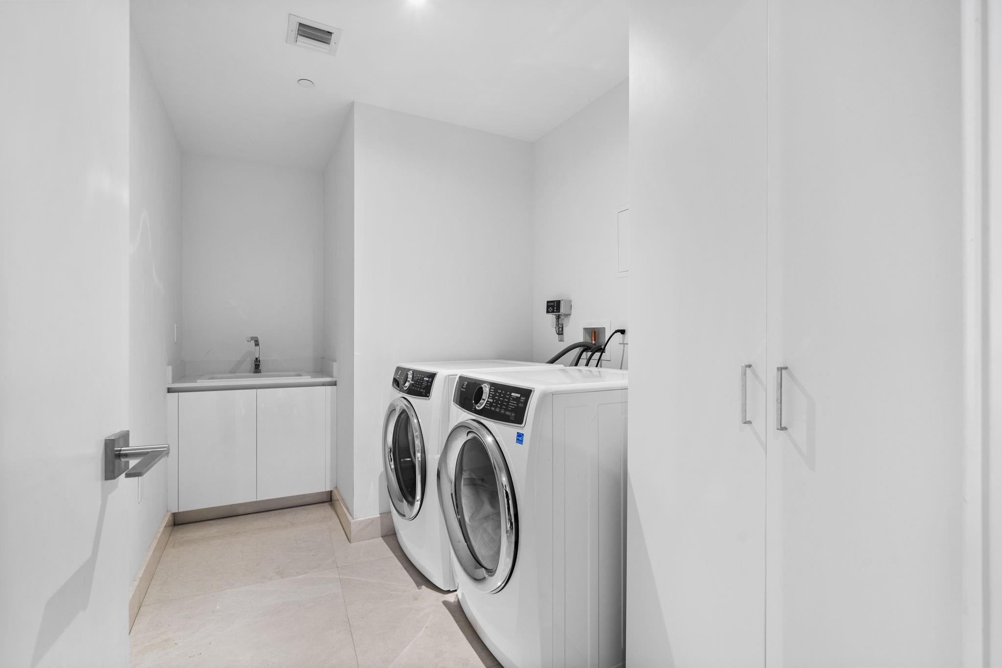 AUBERGE BEACH RESIDENCES - Residential