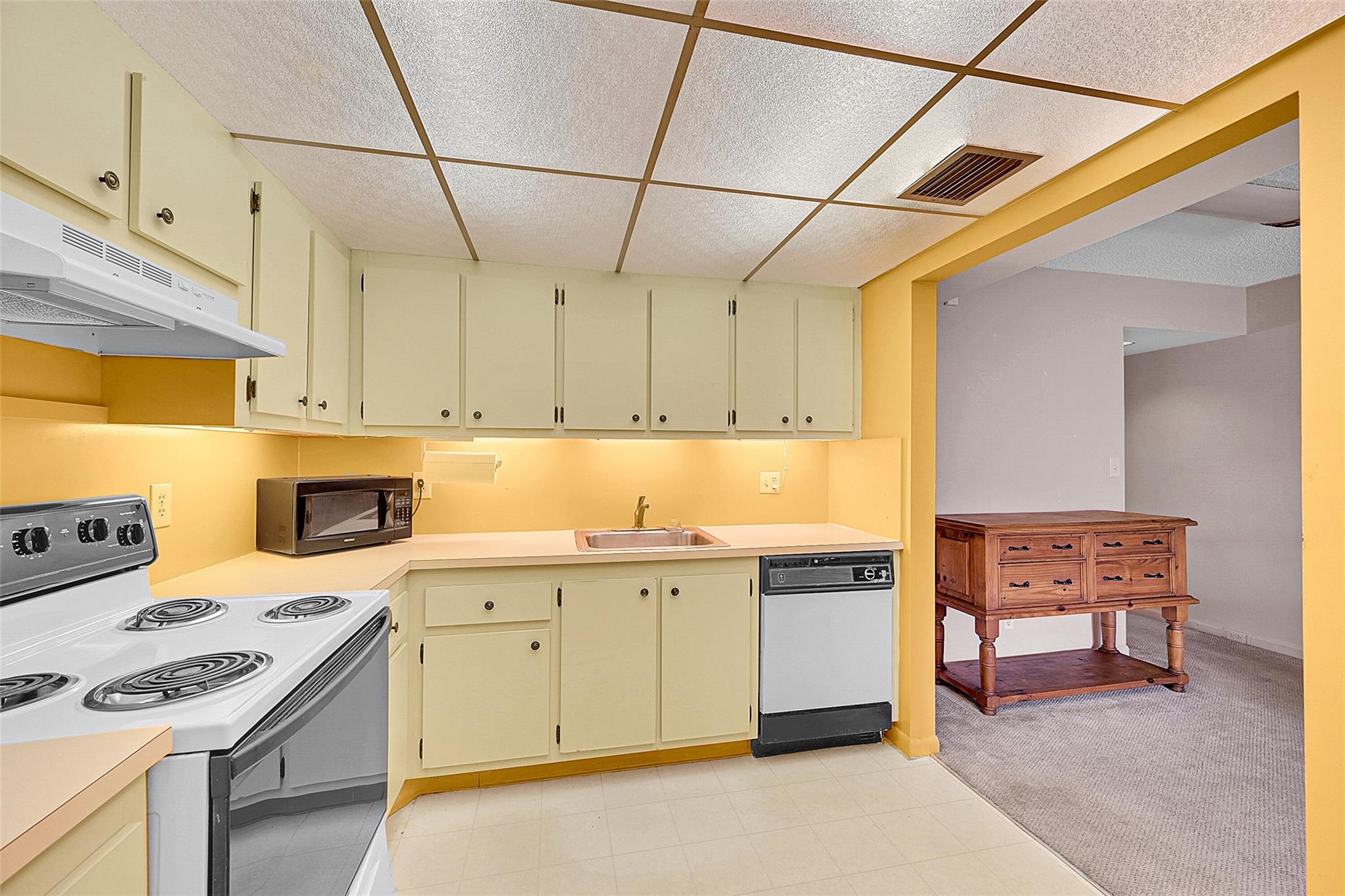 WYNMOOR VILLAGE - Residential