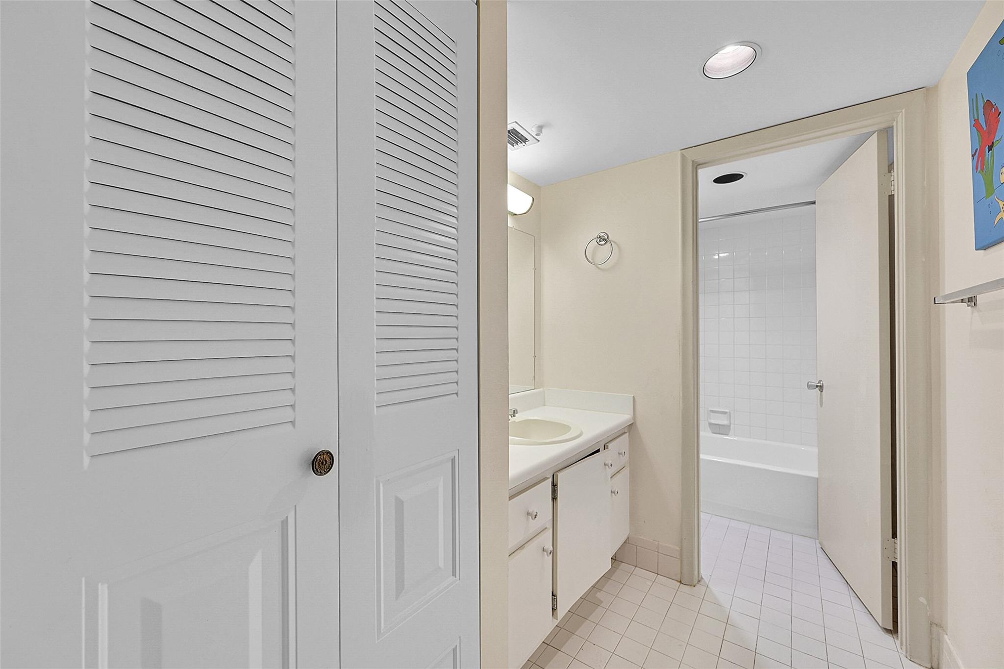 WYNMOOR VILLAGE - Residential