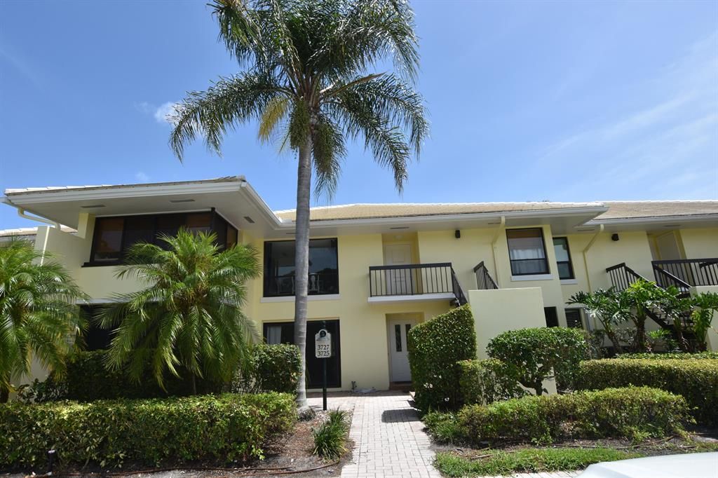 Photo of 3725 Quail Ridge Drive Dr N #Bobwhite C, Boynton Beach, FL 33436 (MLS # R10823955)