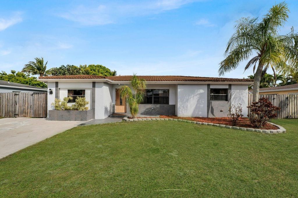 Photo of 10901 Granite Street, Boca Raton, FL 33428 (MLS # F10555758)