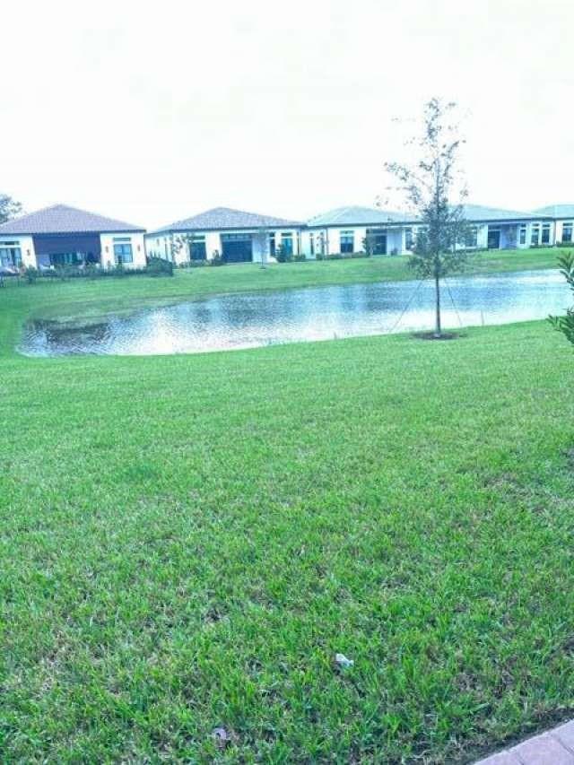 7813 Deer Lake Ct