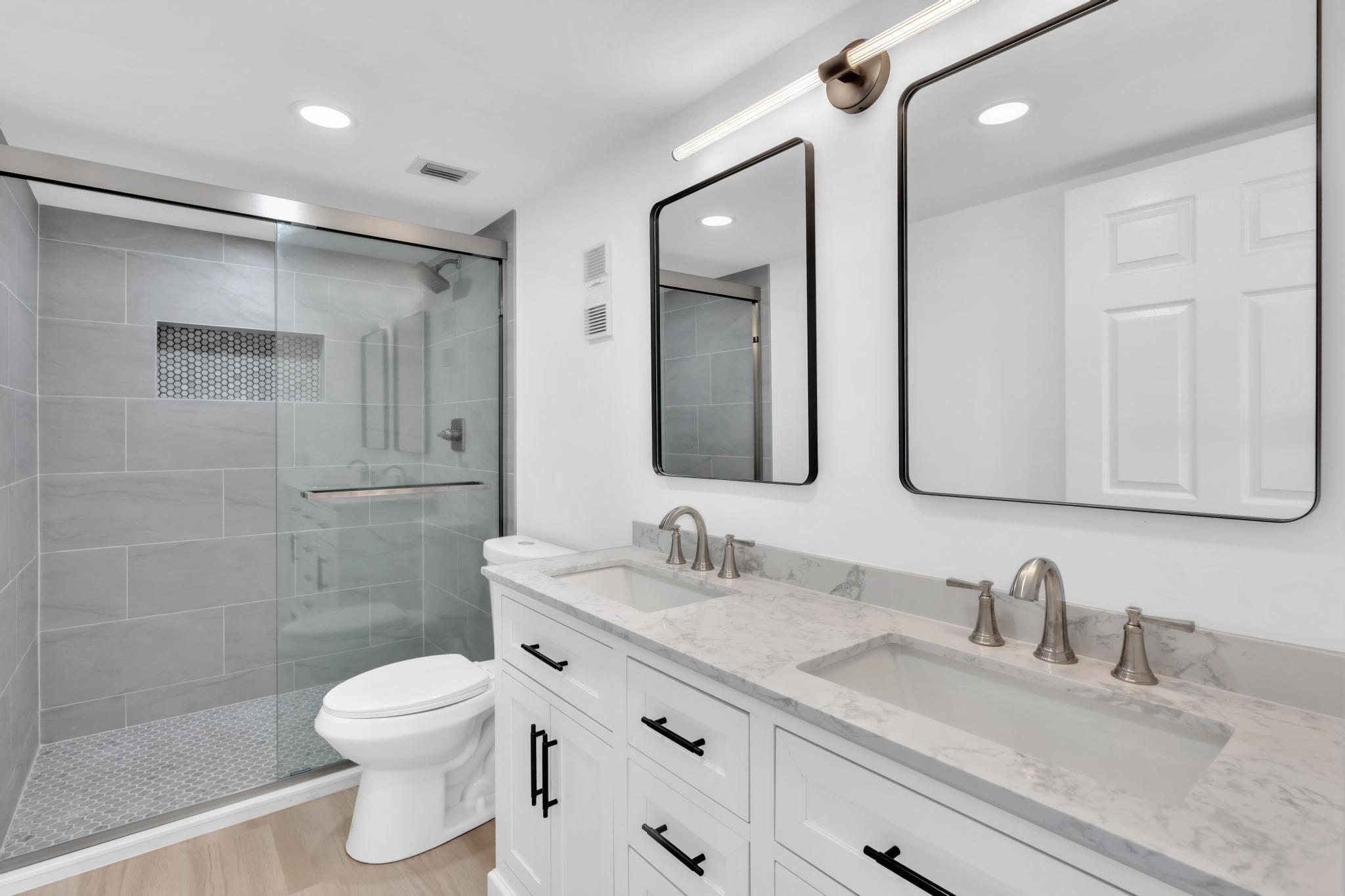 View photos, virtual tours, details... 7076 Huntington Lane 806